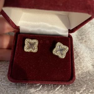 Diamond clover earrings